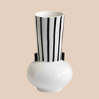 V-EAR. A BREATH OF MODERNITY | CERAMIC VASE