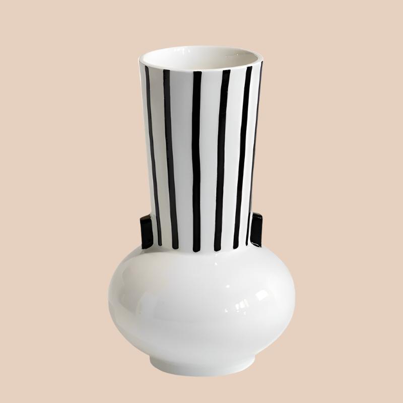 V-EAR. A BREATH OF MODERNITY | CERAMIC VASE