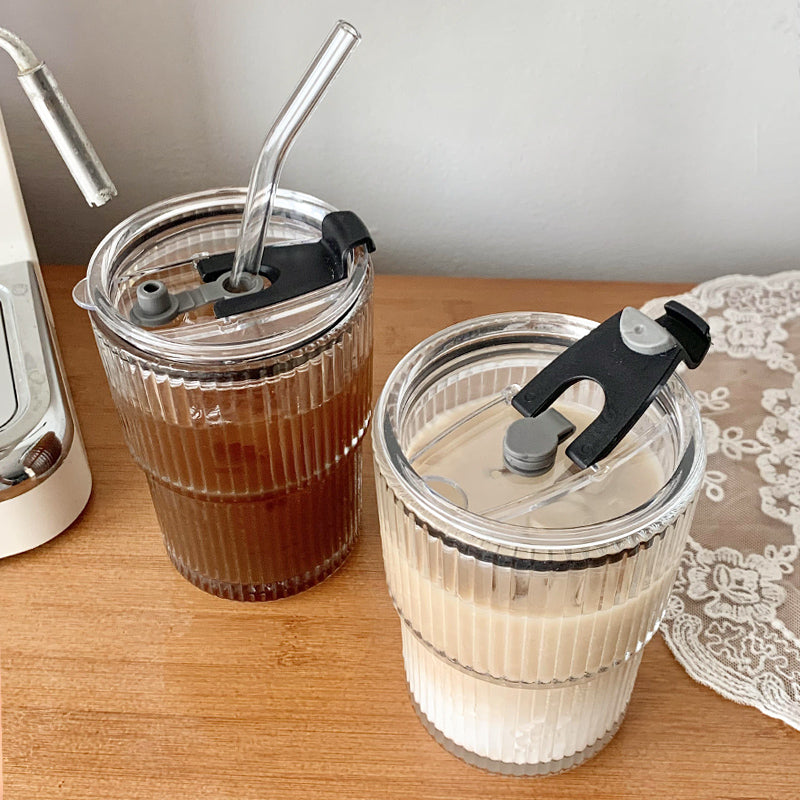 MUG WITH STRAW