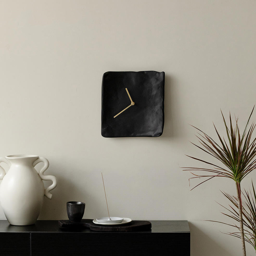 CHRONOS BLACK | NORDIC RETRO PLEATED WALL CLOCK