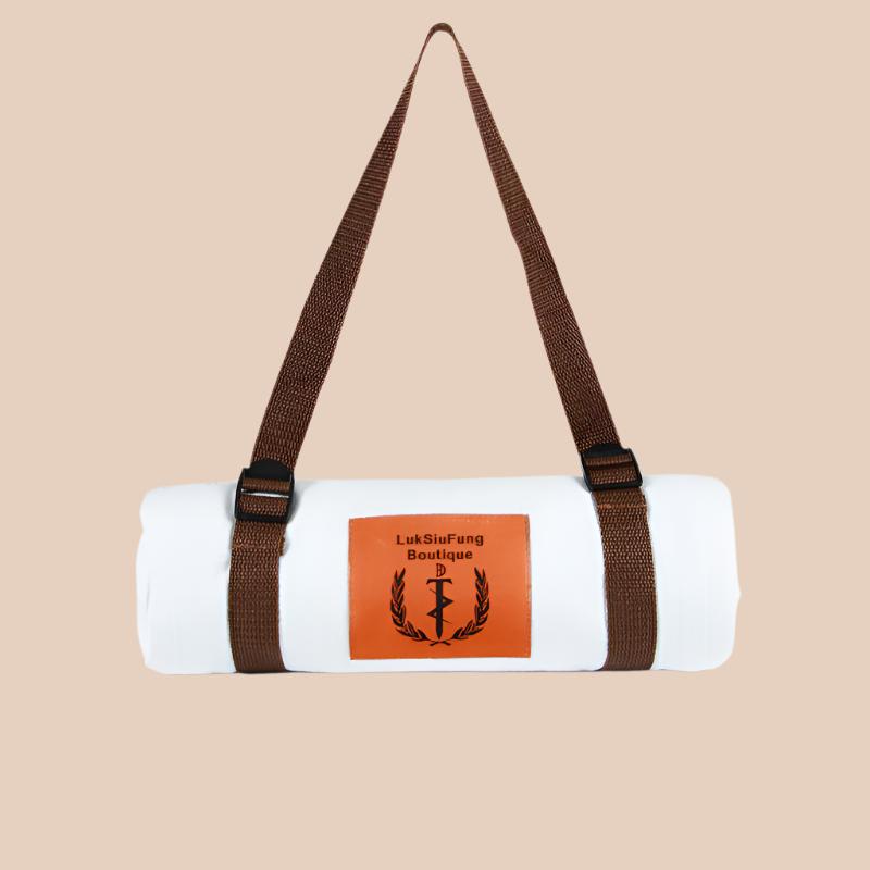 MOMO'S TALK | ALL-WEATHER CANVAS PICNIC MAT