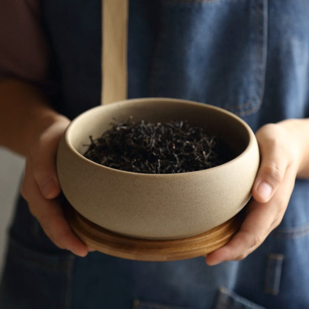 SIMPLE NORDIC-STYLE STORAGE JAR
