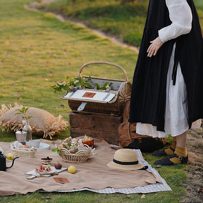 MOMO'S TALK | ALL-WEATHER CANVAS PICNIC MAT