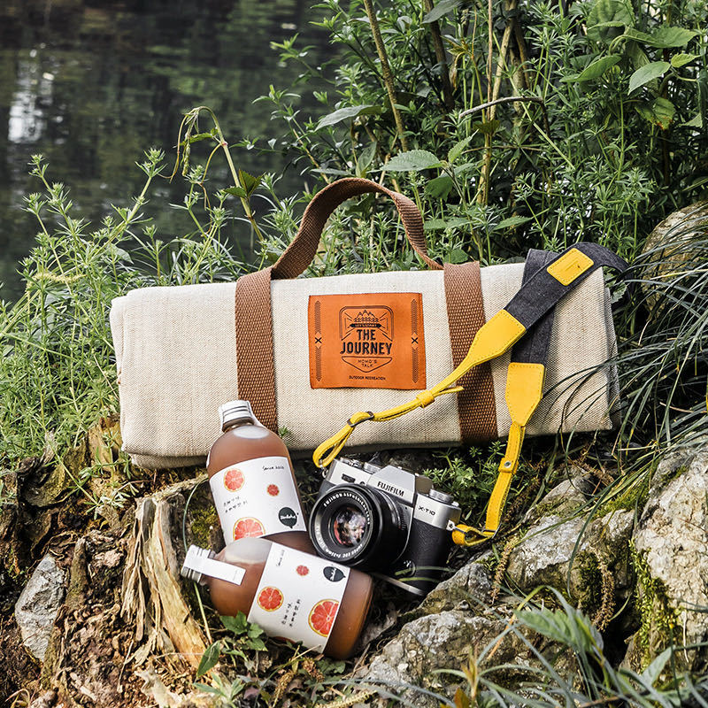MOMO'S TALK | ALL-WEATHER CANVAS PICNIC MAT