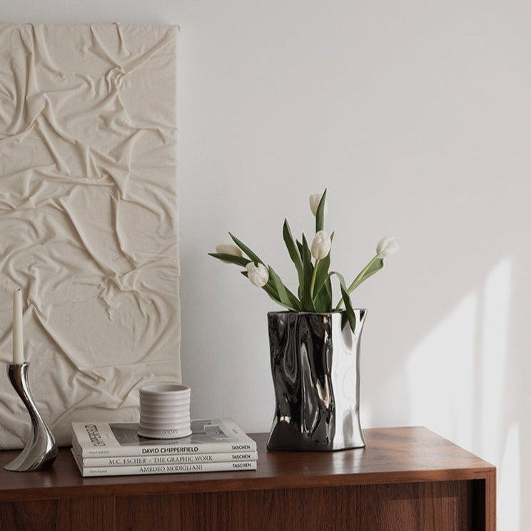MODERN MINIMALIST ELECTROPLATED VASE