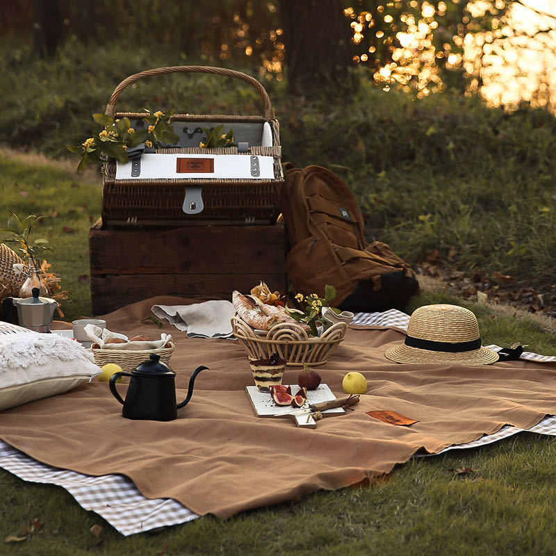 MOMO'S TALK | ALL-WEATHER CANVAS PICNIC MAT