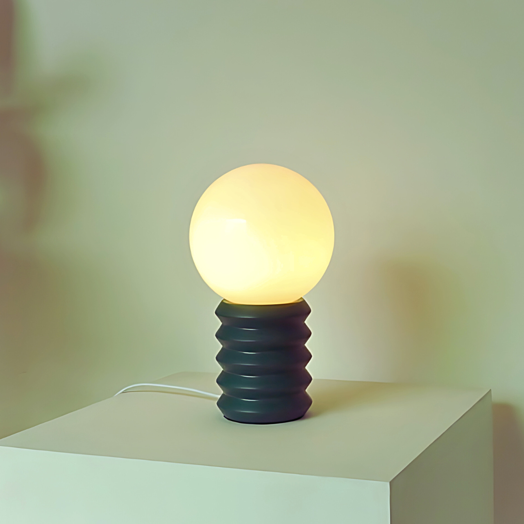 CREATIVE RETRO LAMP