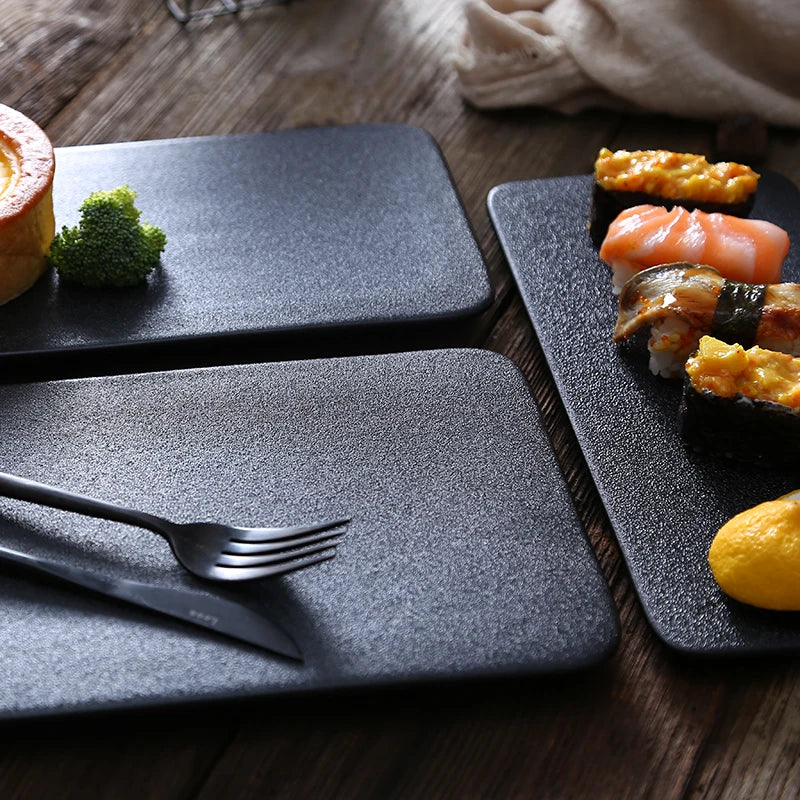 MATTE BLACK TABLEWARE