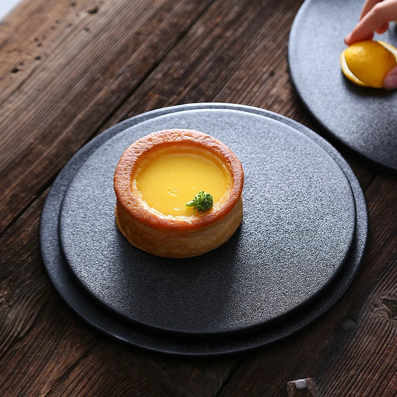 MATTE BLACK TABLEWARE