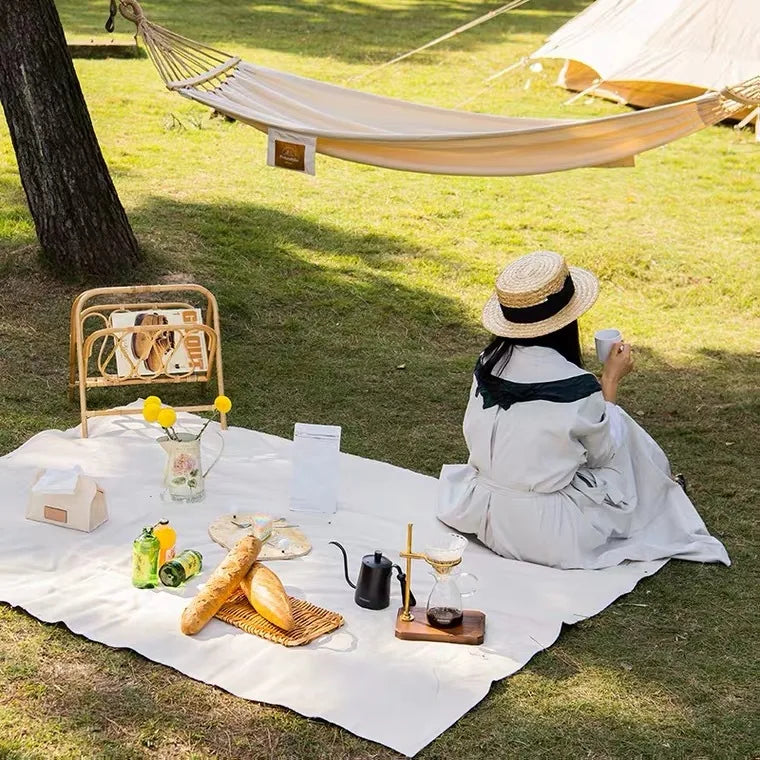 MOMO'S TALK | ALL-WEATHER CANVAS PICNIC MAT