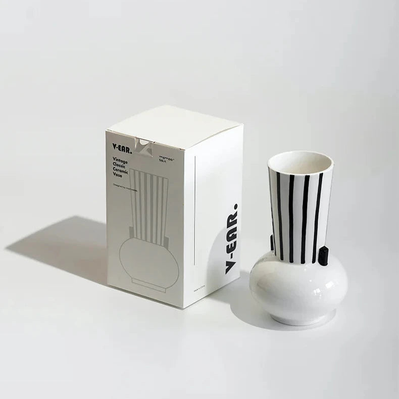 V-EAR. A BREATH OF MODERNITY | CERAMIC VASE