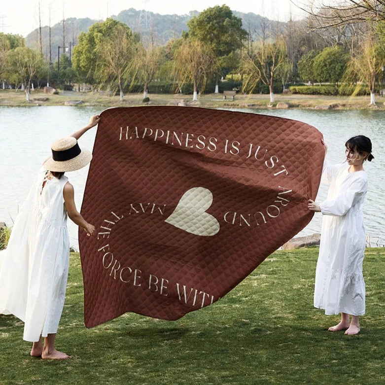 MOMO'S TALK | HEARTFELT PICNIC MAT