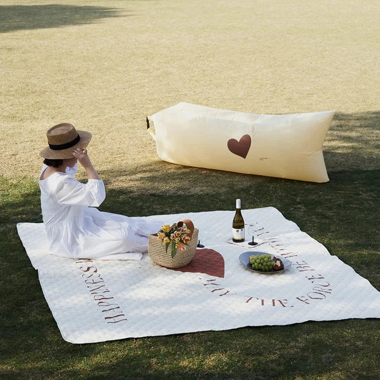 MOMO'S TALK | HEARTFELT PICNIC MAT