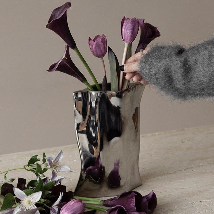 MODERN MINIMALIST ELECTROPLATED VASE