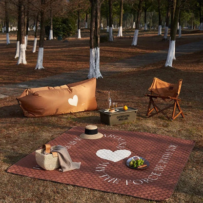 MOMO'S TALK | HEARTFELT PICNIC MAT