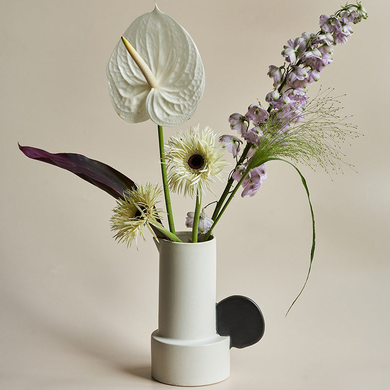 CREATIVE CERAMIC VASE