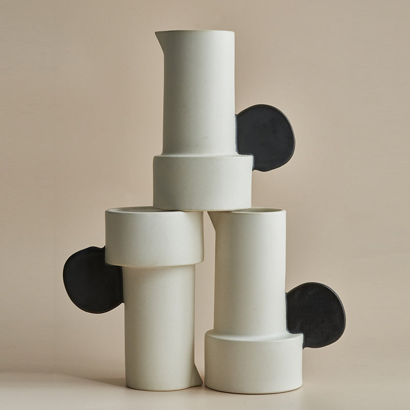 CREATIVE CERAMIC VASE